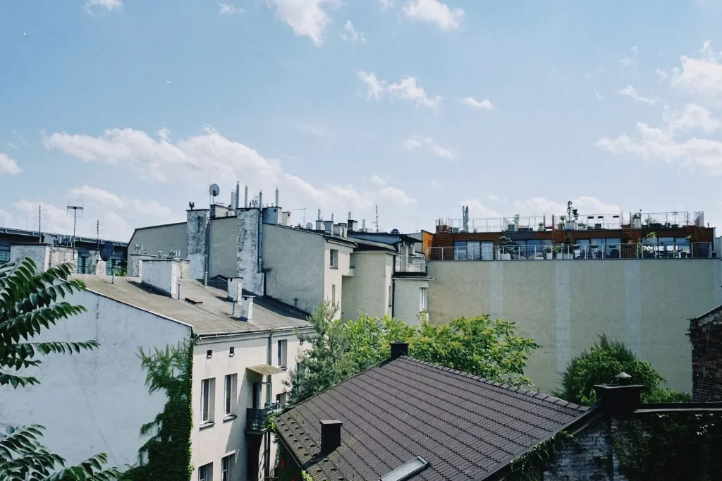 Mieszkanie wystawione na sprzedaż i cisza